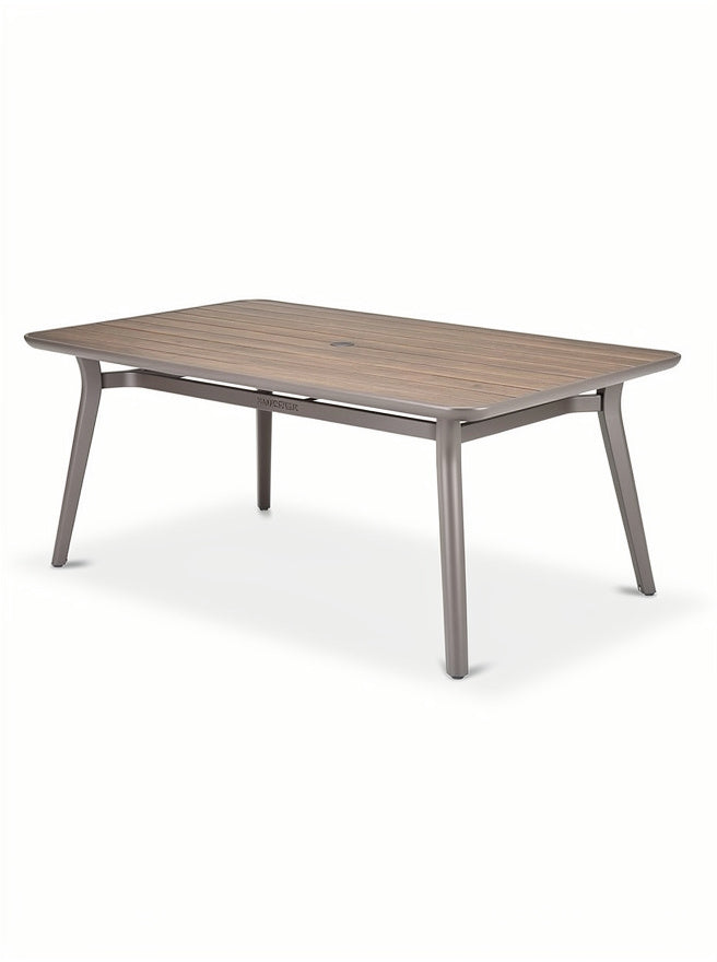 **Tafel van aluminium met houten look en parasolopening**