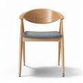 **Technische titel in het Nederlands: Modern houten stoel met stoffen zitting**